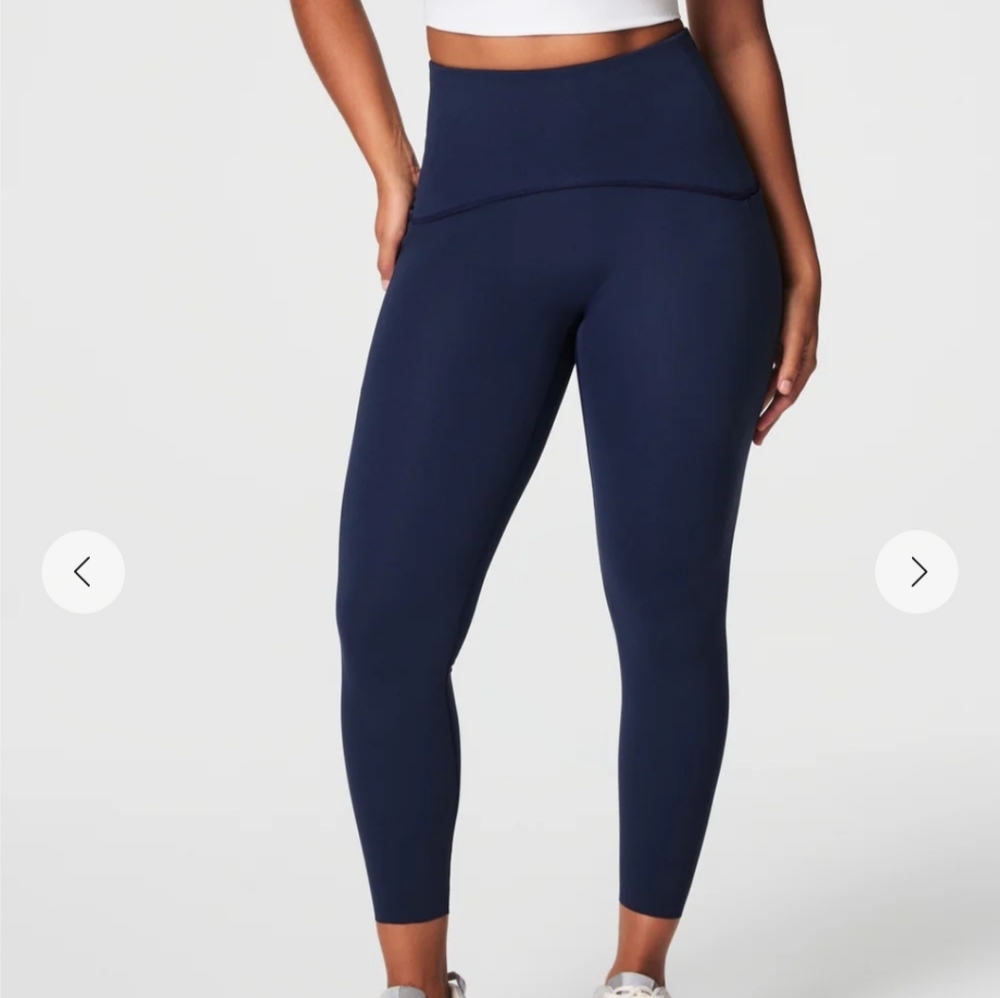 SPANX Women's BOOTY BOOST Hidden Pocket 7/8ths Length Navy Leggings